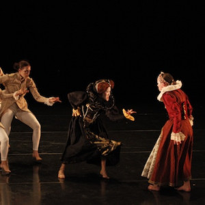 L-R: Georgia McGeechan, Tra Mi Dinh, Francesca Meale and Ellya Sam (Queen Elizabeth)and Georgia Bettens (Mary Queen of Scots) in Lina Limosani's God Save the Queen. Photo: Jeff Busby.